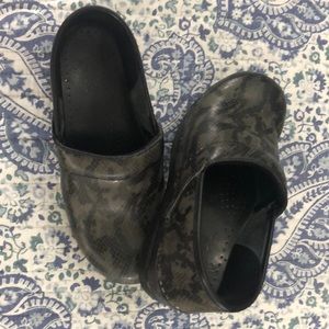Dansko Grey & Black snake skin clogs